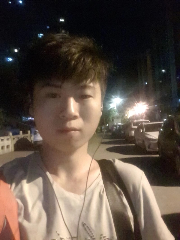 流星的瞬间的第一张照片--石狮婚介网