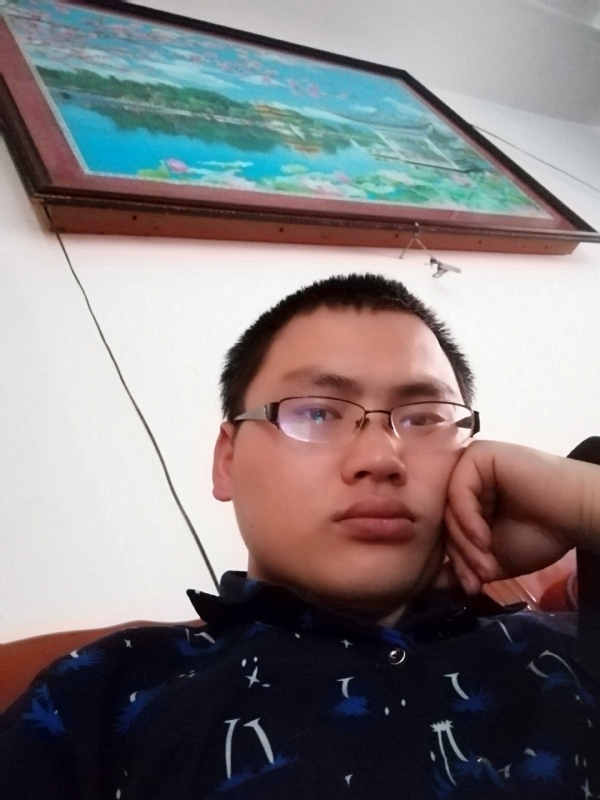 90男孩的第一张照片--石狮婚介网