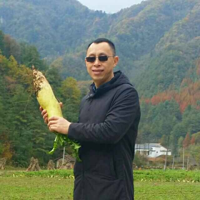 墨迹男的第一张照片--石狮婚介网