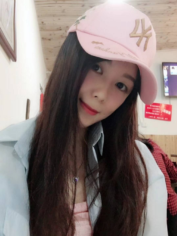 丹丹的第三张照片--石狮婚介网