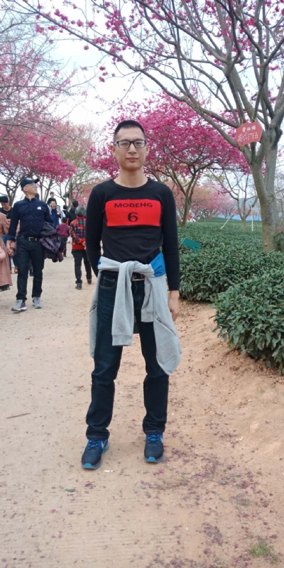 小梁的第二张照片--石狮婚介网