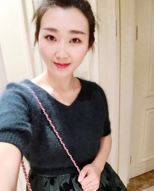 小妮的第三张照片--石狮婚介网