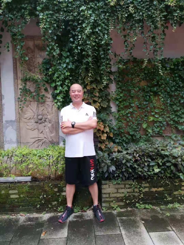 李国伟的第五张照片--石狮婚介网