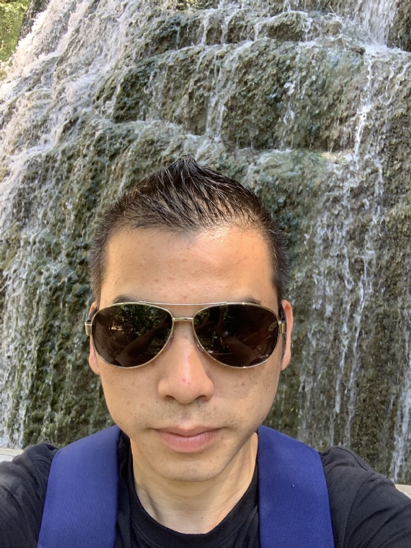 高兴的第二张照片--石狮婚介网