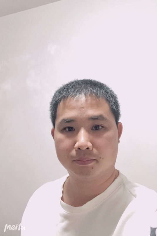 小梁的第一张照片--石狮婚介网