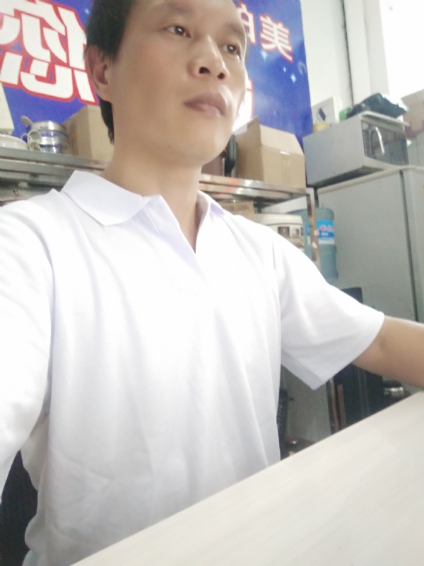 深蓝色的海的第一张照片--石狮婚介网