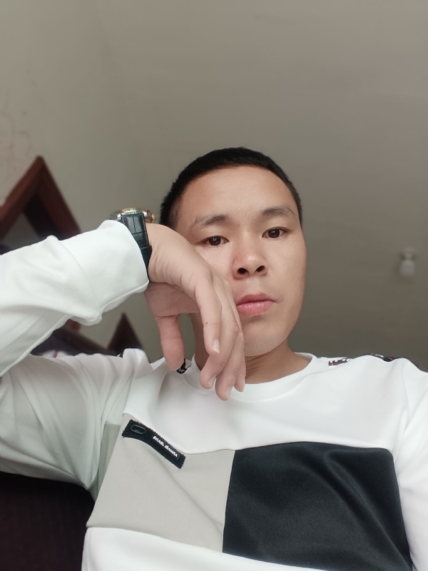 冷漠的第一张照片--石狮婚介网