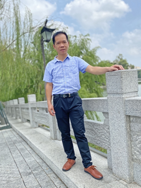奇峰向阳的第一张照片--石狮婚介网
