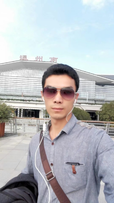 错把真心喂了狗的第三张照片--石狮婚介网