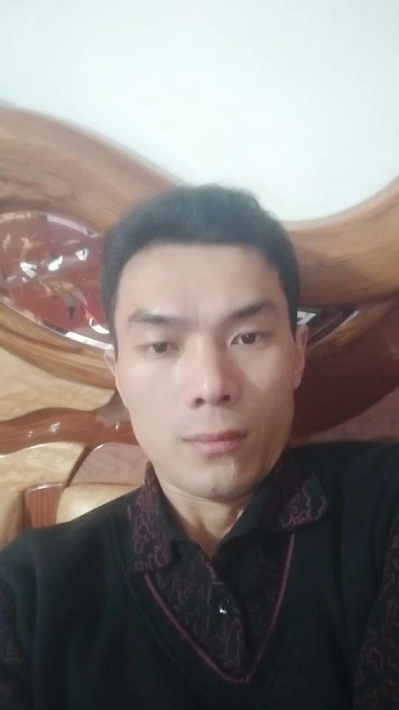 错把真心喂了狗的第四张照片--石狮婚介网