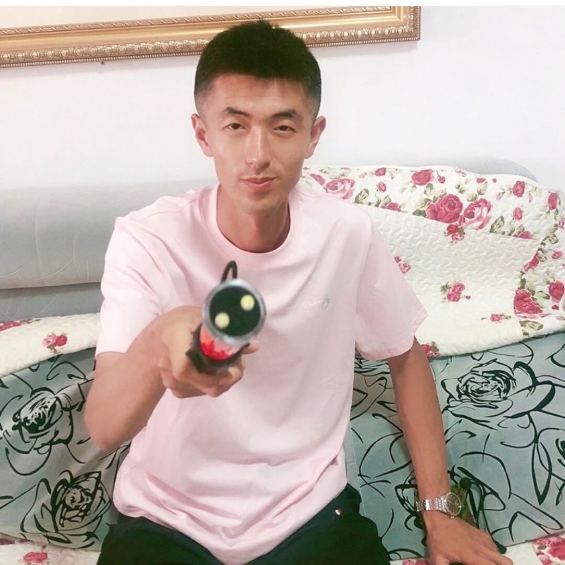 转身留下孤独的她的第一张照片--石狮婚介网