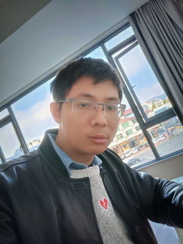 也许只是缺少一个拥抱的第二张照片--石狮婚介网