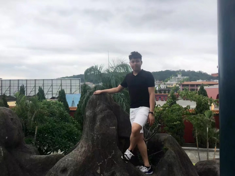 伟仔的第一张照片--石狮婚介网