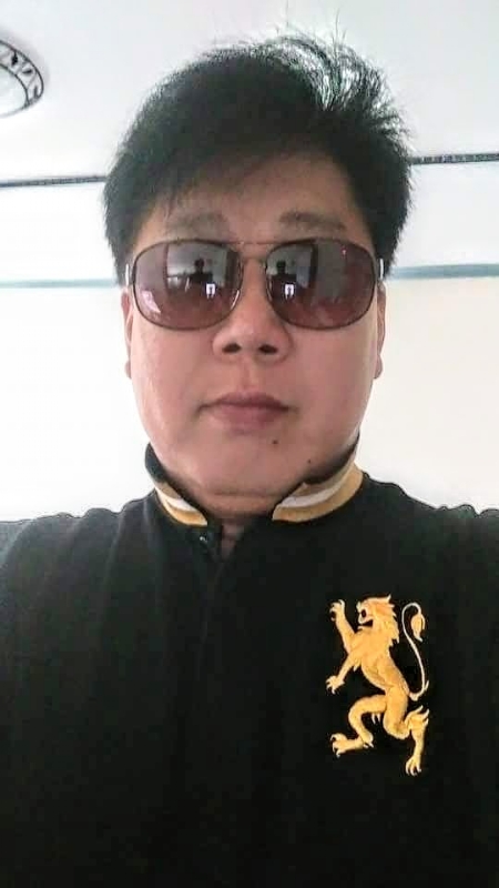 含笑半步癲的第一张照片--石狮婚介网