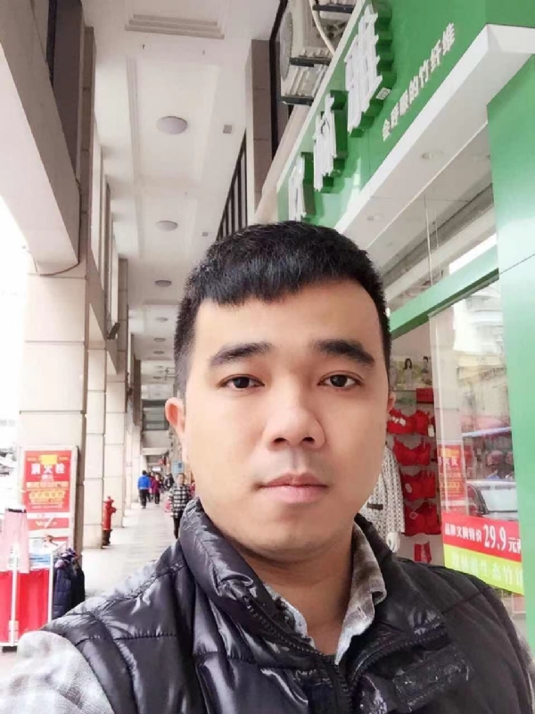 小小怪兽的第一张照片--石狮婚介网