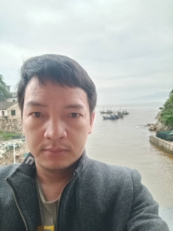 啊亮的第一张照片--石狮婚介网