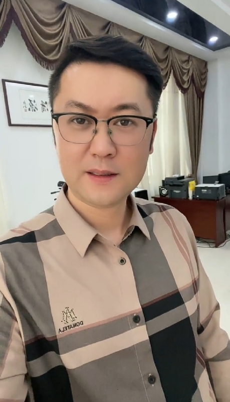 勤勉的第一张照片--石狮婚介网
