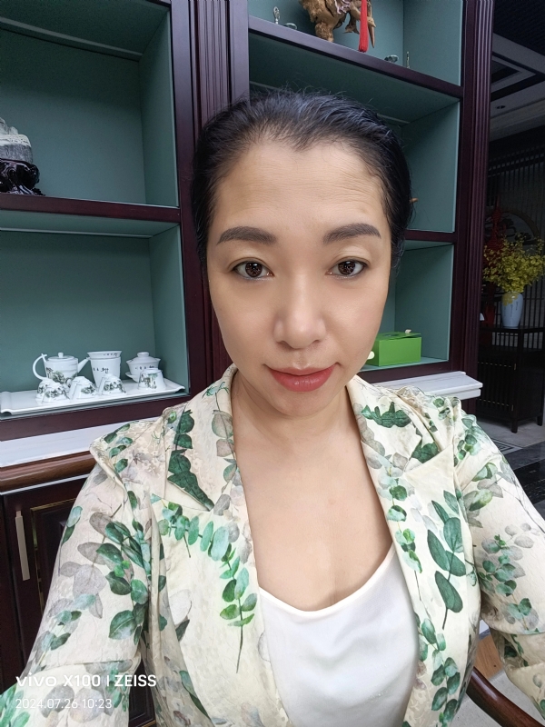 仝馨的第三张照片--石狮婚介网
