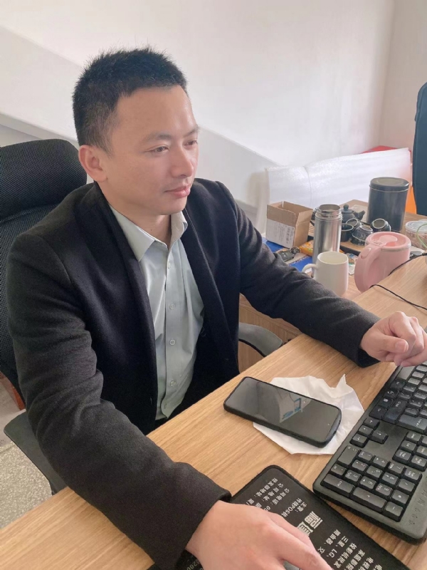 落叶知秋的第一张照片--石狮婚介网