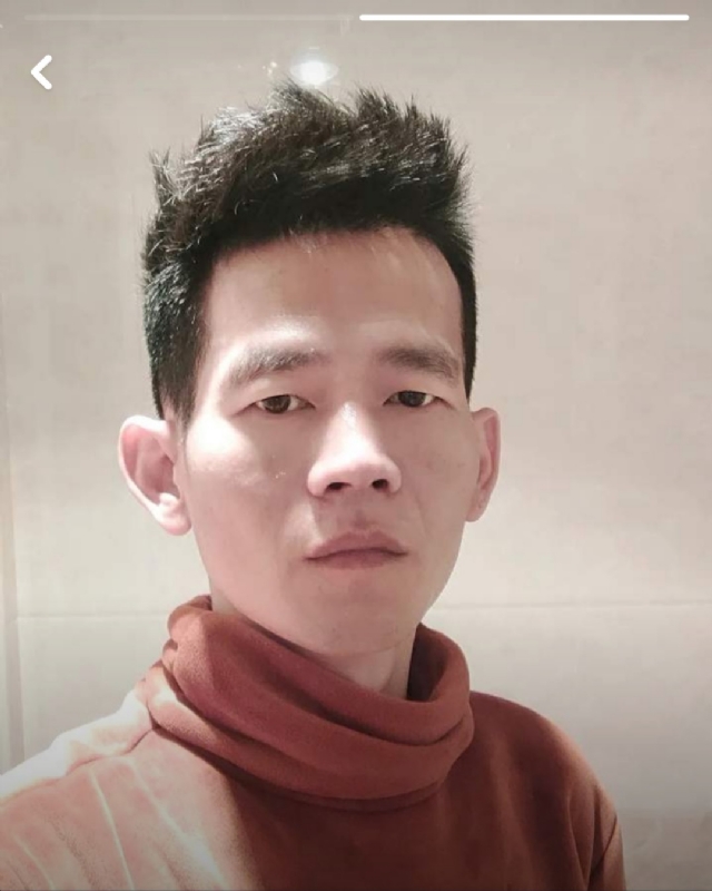 白了少年头的第一张照片--石狮婚介网